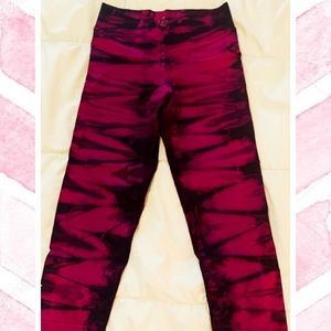 Nux Tie-Dye Black & Pink Cropped Leggings